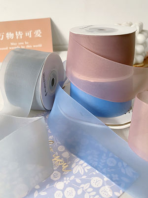 Banda de organza de poliéster de alta densidade 40 mm para embalagem de presentes de luxo